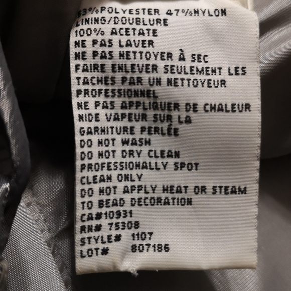 ❤️Host Pick❤️Laura metallic ball gown with puffy skirt. - Picture 5 of 8